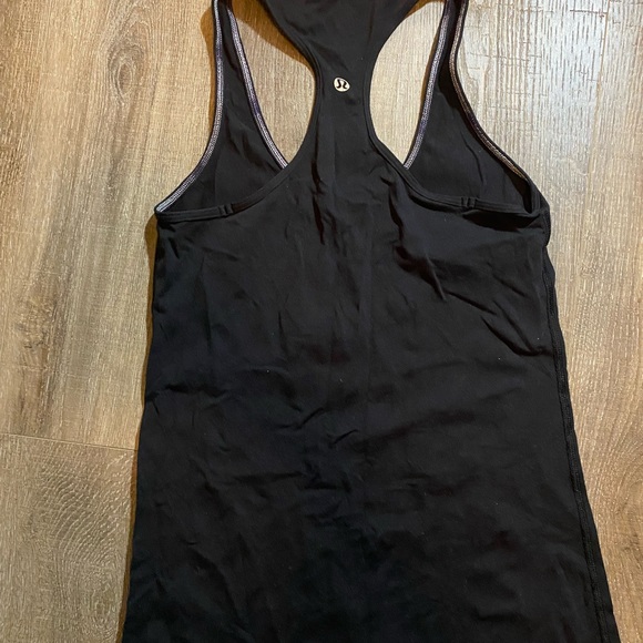 Lululemon tank size 6 - Picture 2 of 2